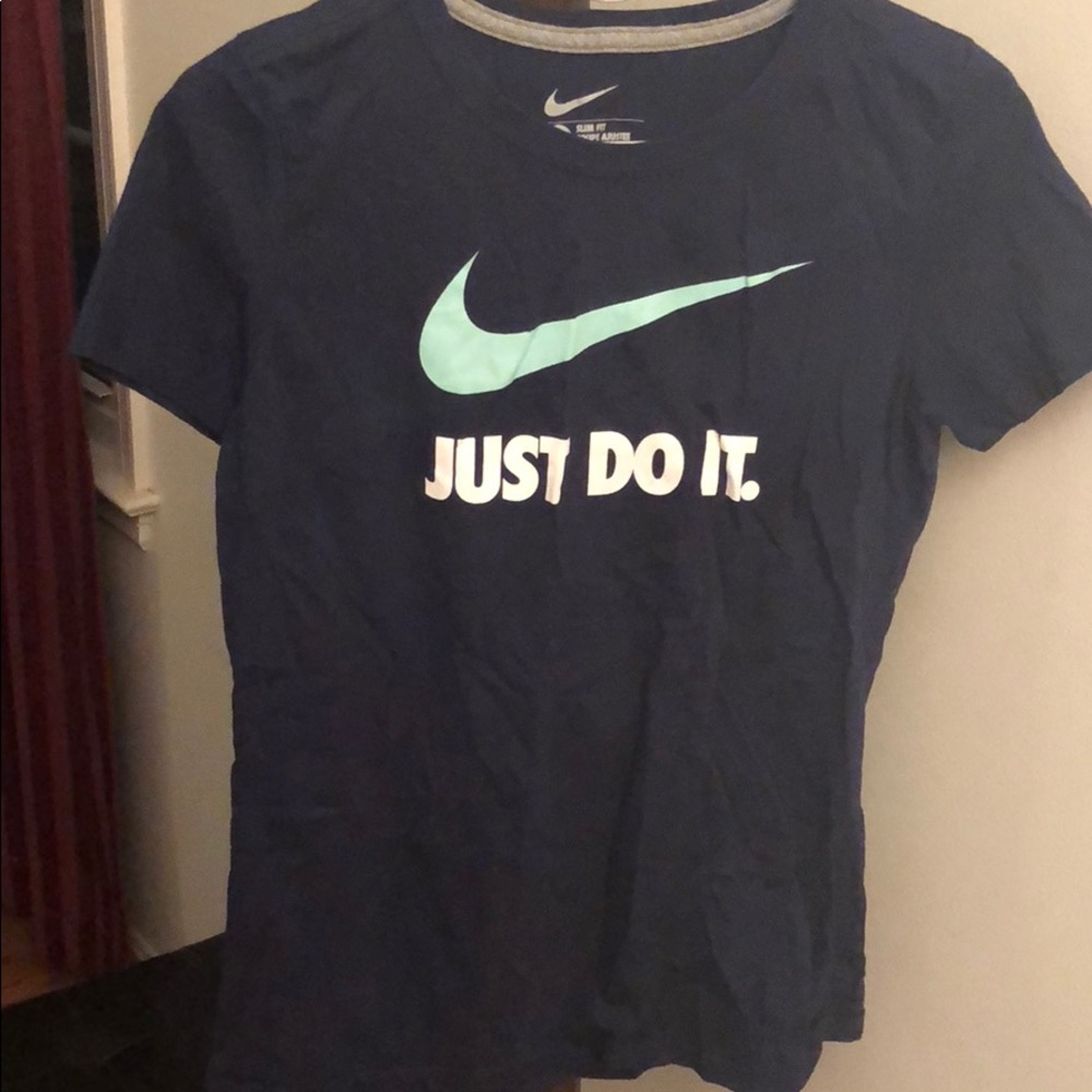 Nike T-shirt